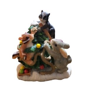 Charming Tails ( Trimming the tree.) 87/702